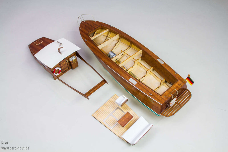 Diva Kajütboot         Holzbausatz  580 mm lang