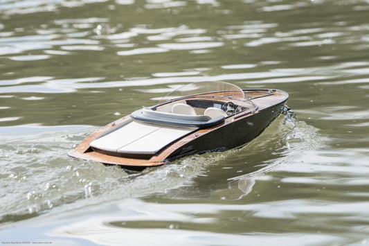 Azzurra Sportboot Bausatz mit Kunstoffrumpf, Länge 550mm, 1:14