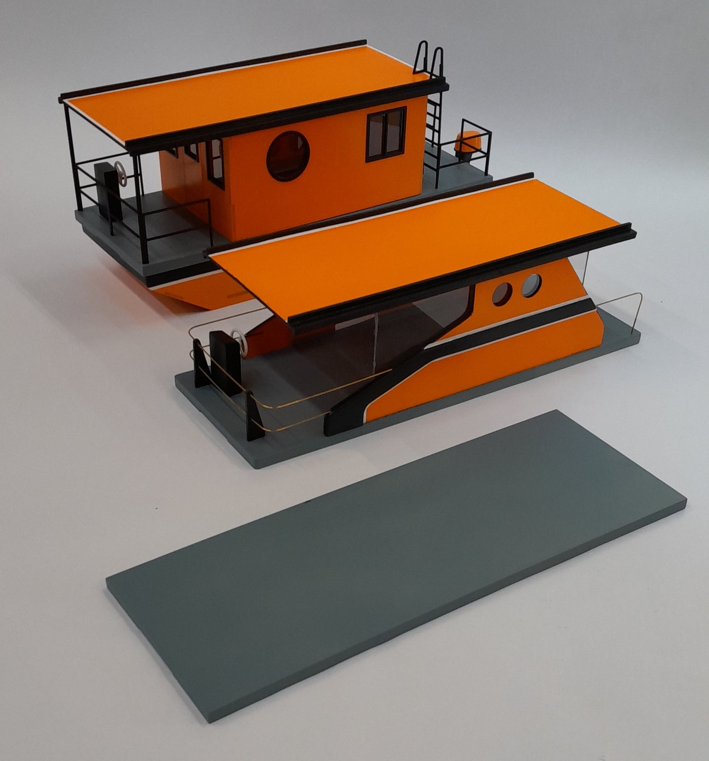 GK SH Hausboot klassisches Design + Basis mit Motor, Servo, Regler, Länge 435 mm