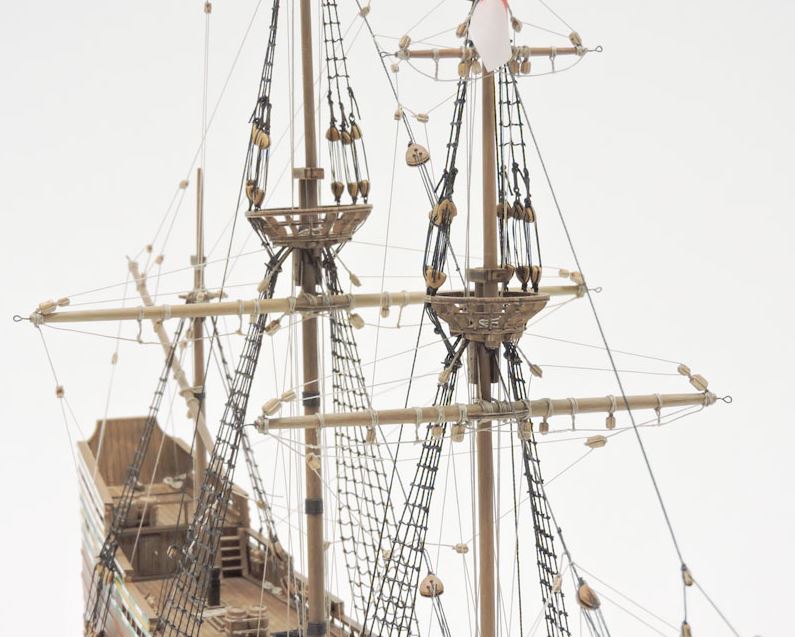 Mayflower            Länge 535 mm, mit deutscher Bildbauanleitung