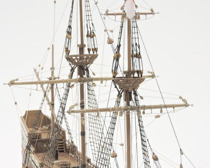 Mayflower            Länge 535 mm, mit deutscher Bildbauanleitung