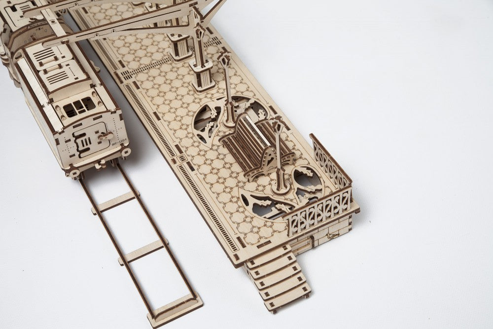 Bahnsteig für Lokomotive                           UGears