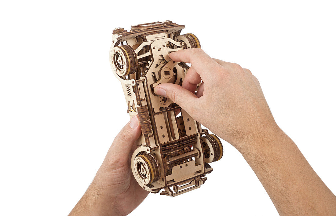 Cobra Racing Drift Auto                                            UGears