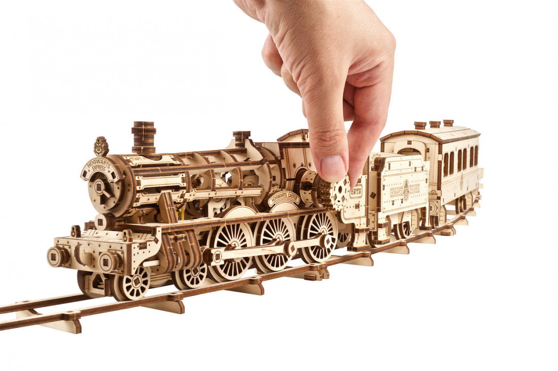Harry Potter´s Hogwarts Express mit Tender und Wagon              UGears