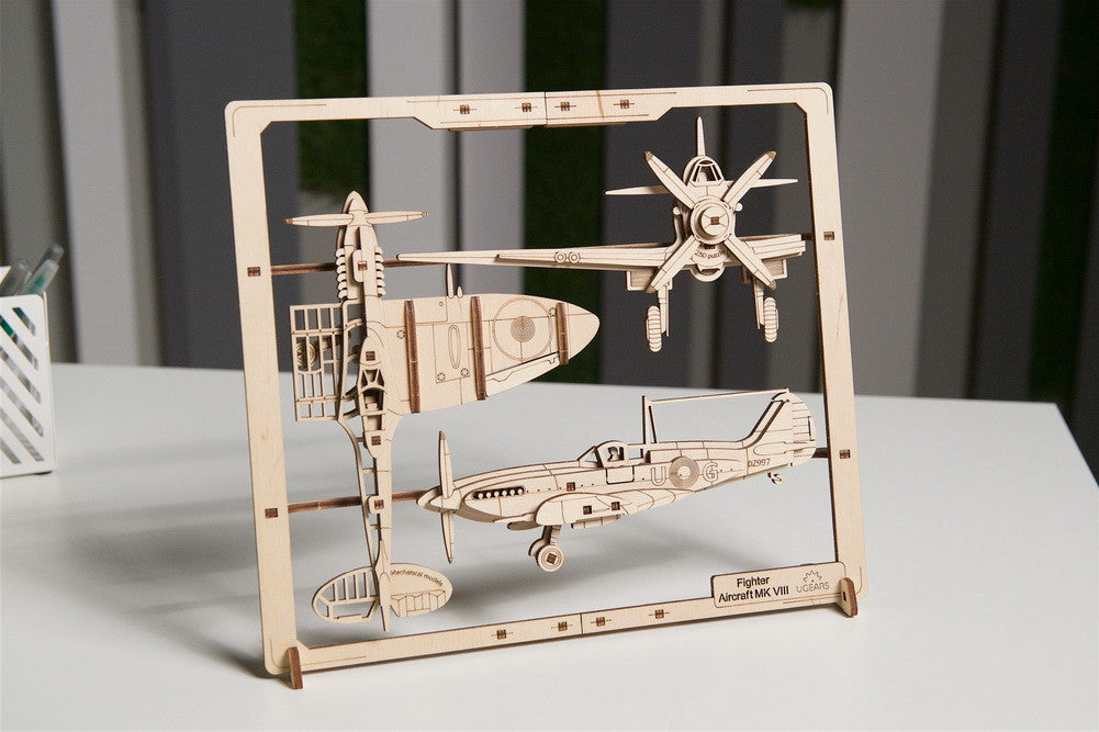 2,5D Wandbild Jagdflugzeug MK VIII                           UGears