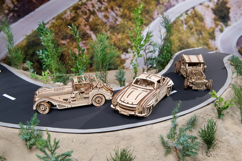 Sportcoupe mit Flügeltüren                                      UGears